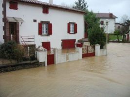 b_300_200_16777215_00_images_stories_images_evt_2009_inondation_pays_basque_120209.jpg