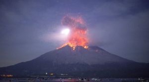 b_300_200_16777215_00_images_stories_images_evt_2022_eruption_sakurajima_240722.jpg